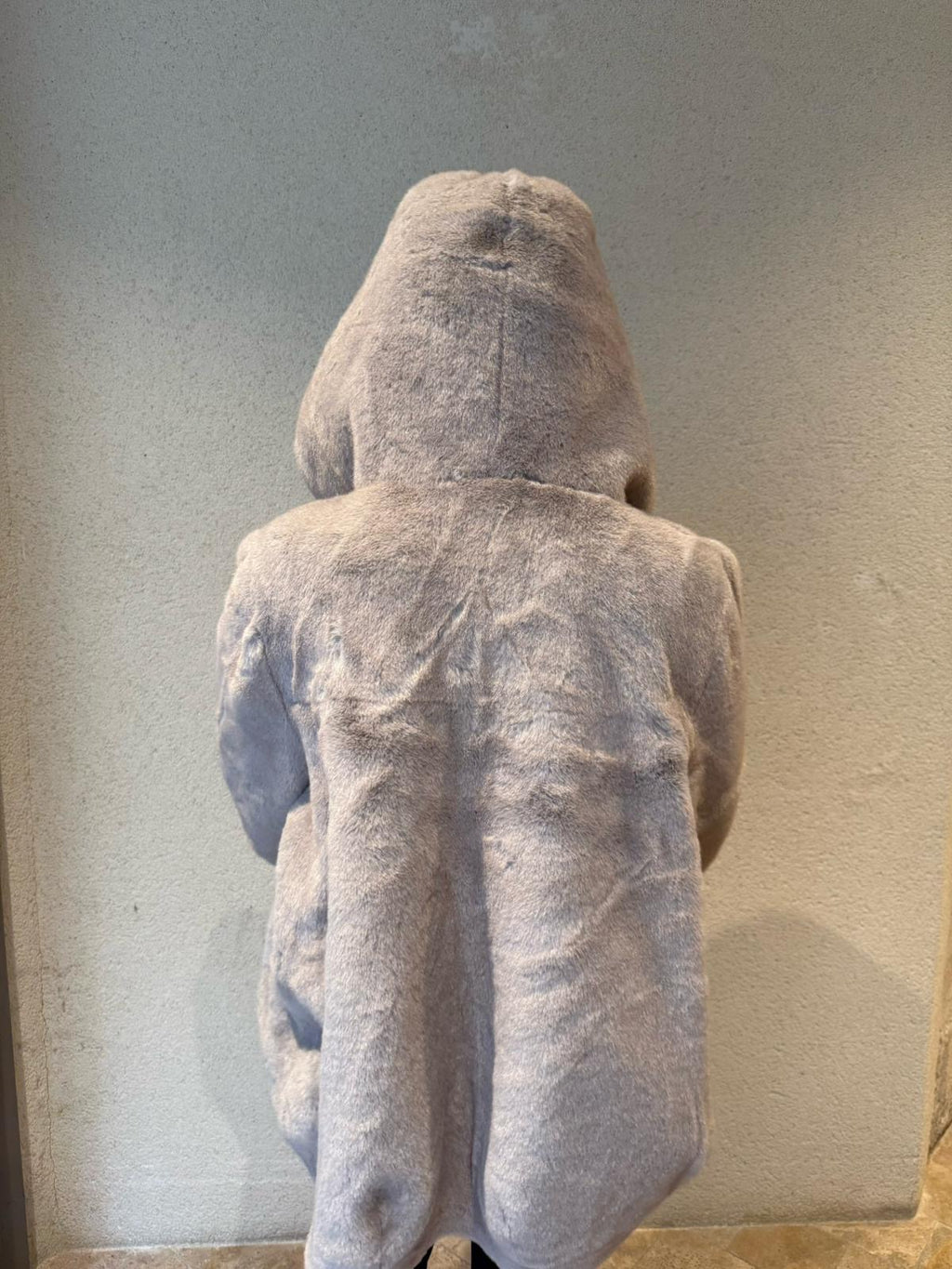 Fourrure à capuche (avec poches fermées)