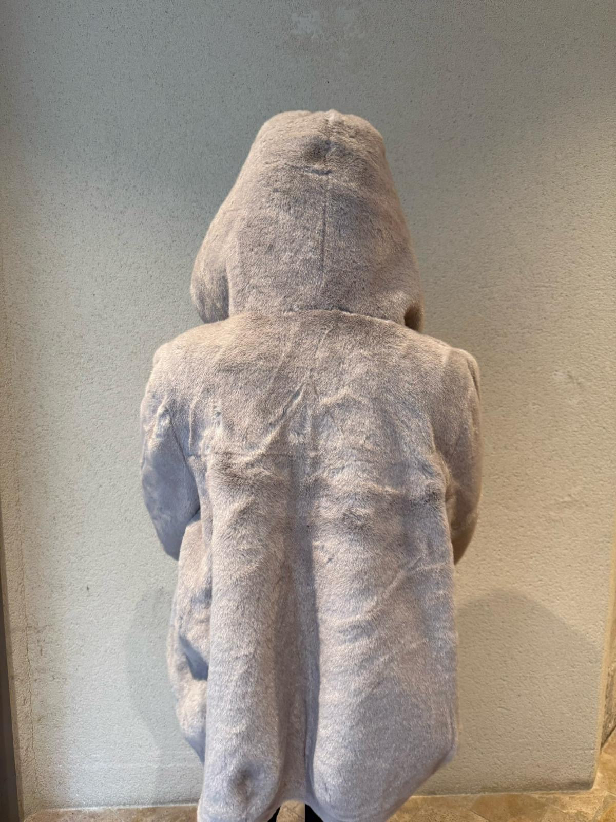 Fourrure à capuche (avec poches fermées)