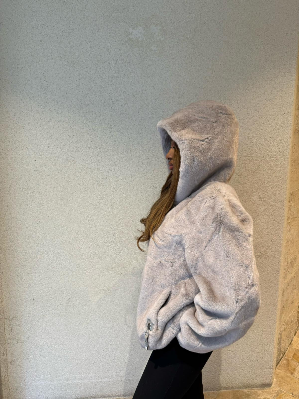 Fourrure à capuche (avec poches fermées)