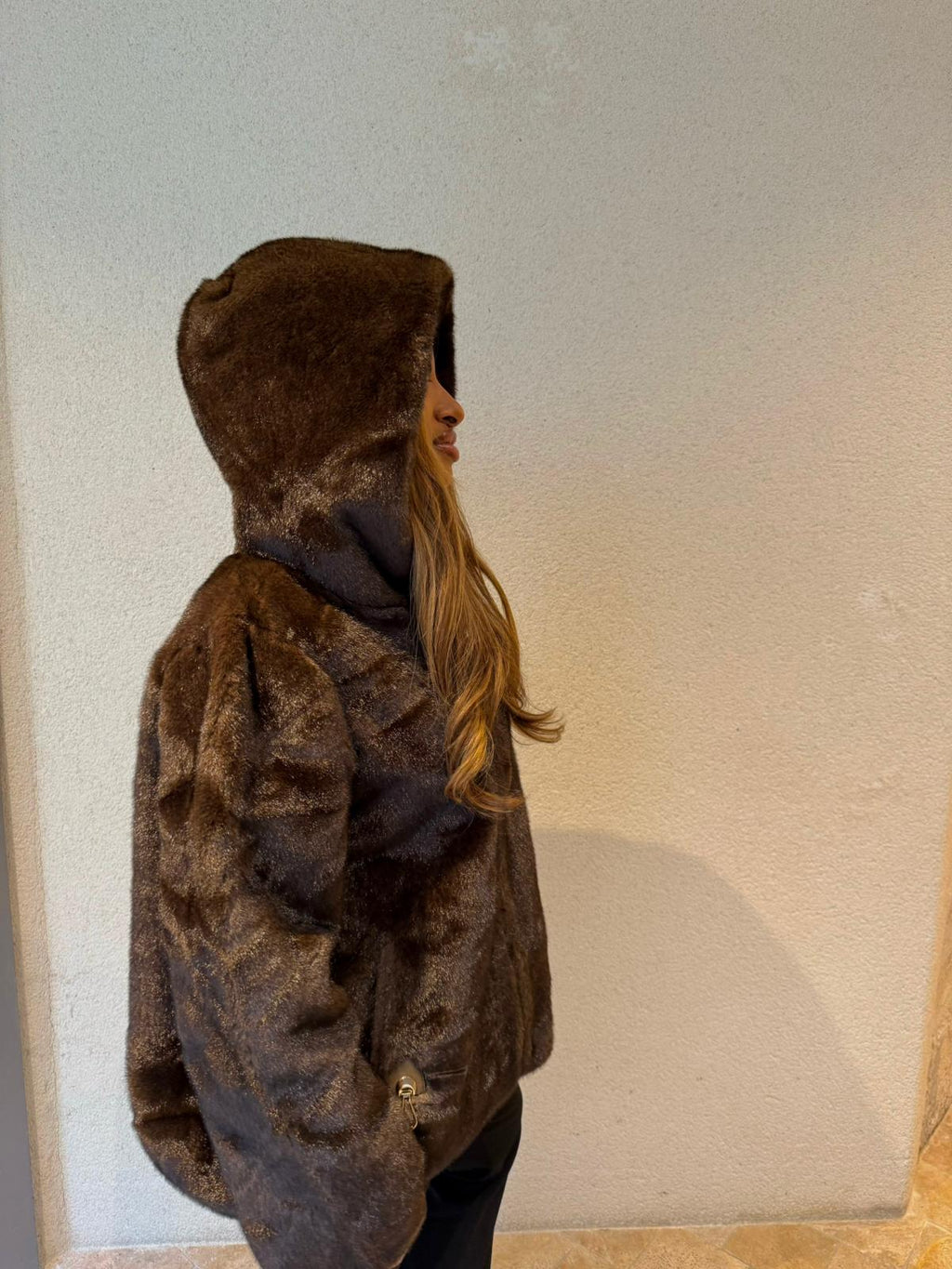 Fourrure à capuche (avec poches fermées)