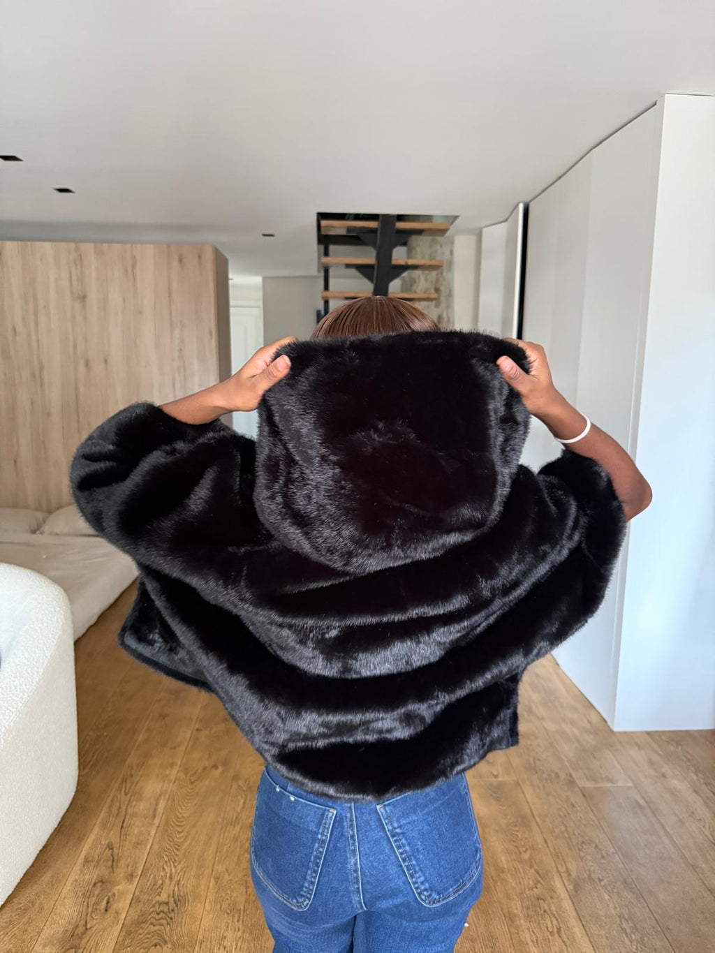 Fourrure à capuche (avec poches fermées)