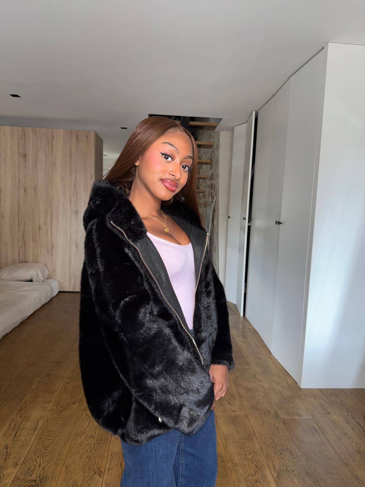 Fourrure à capuche (avec poches fermées)